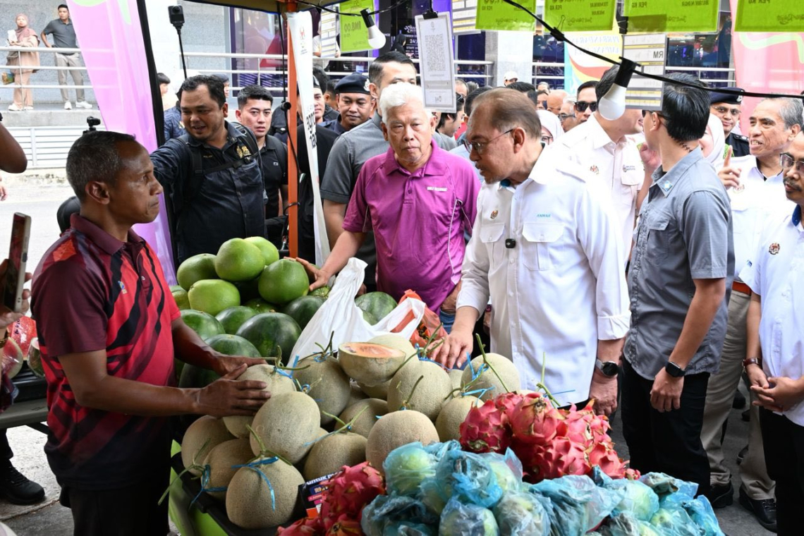 Sesi Tinjauan Ke Pasar Tani Taman Melawati